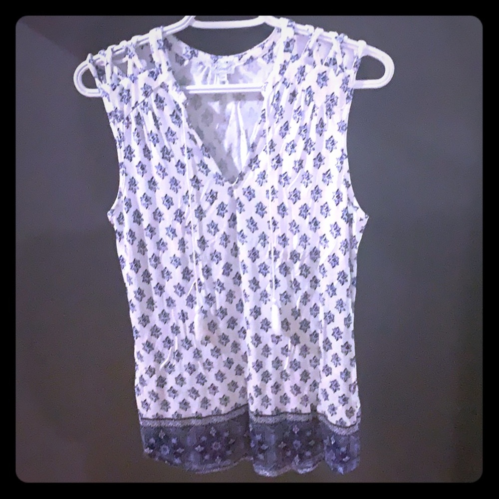 🌷 Blue and white with cute NWOT tank